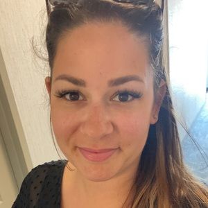 Meet your Posher, Jasmine